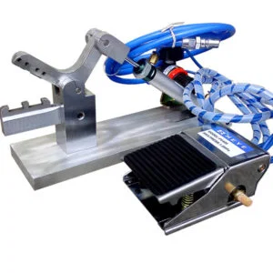 Helyezze a belső vezetéket a műanyag huzalkaromtartóra