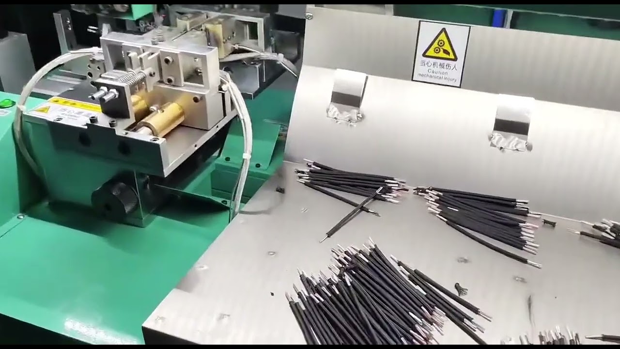 High Speed Wire Cutting Machine Thermal Stripping Braided Wire Working Real Shot Video