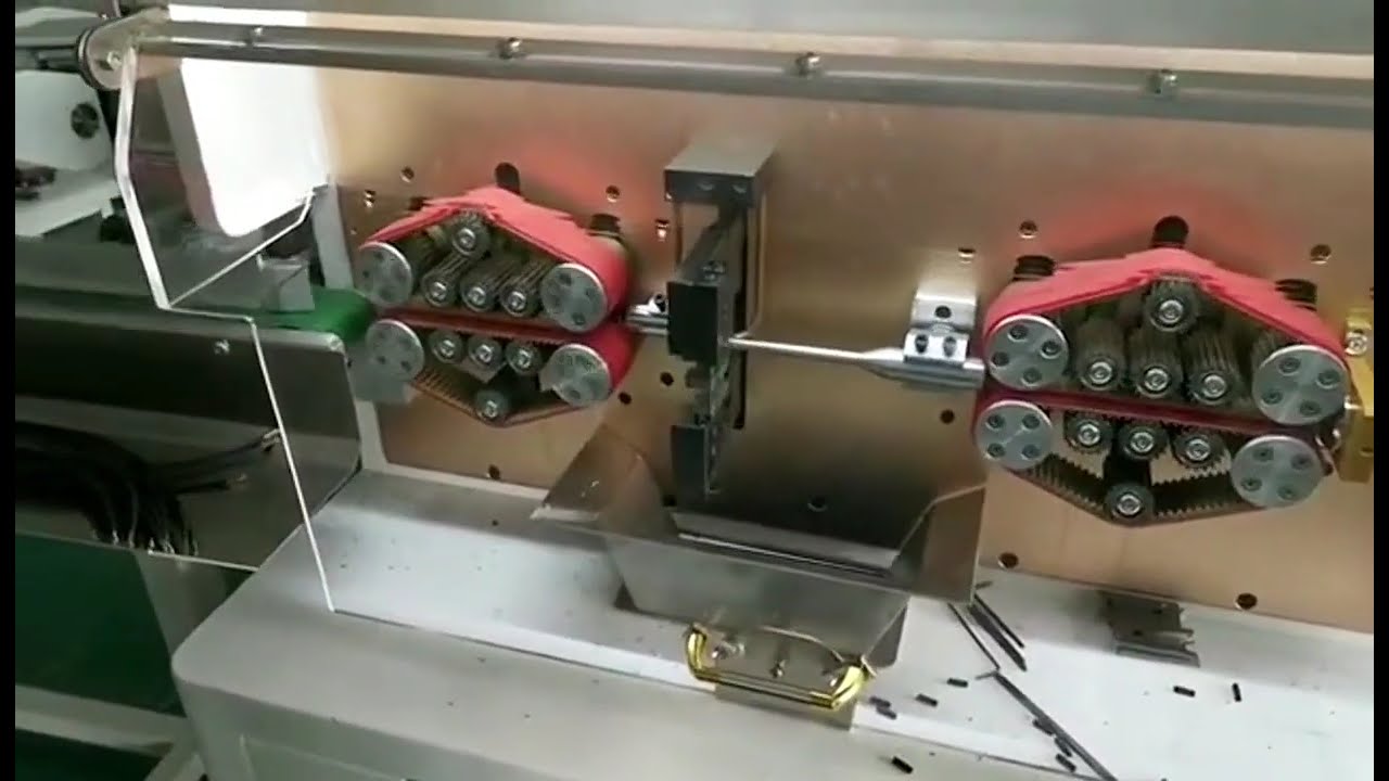 Nagy négyzetes számítógép-vezeték csupaszító gép – 300 mm²-ig vág és csupaszít