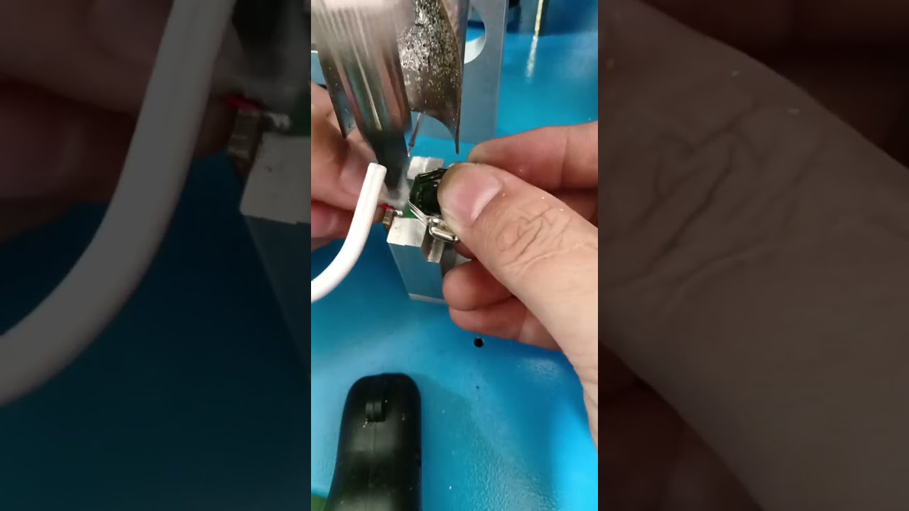 Real Shot Video of Welding Wire and Small Circuit Boards #factory #machine#cablewirestrippingmachine